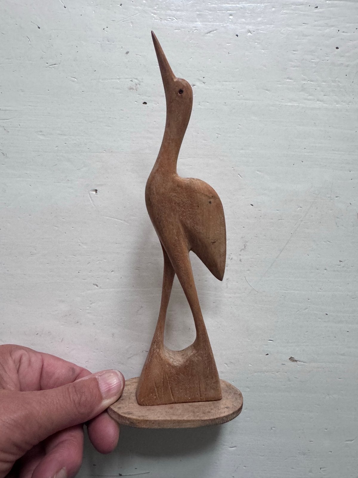 Houten beeldje van een vogel - Handgesneden kraanvogel, Minder dan 20 cm, Ophalen of Verzenden, Handgemaakt, Beeld