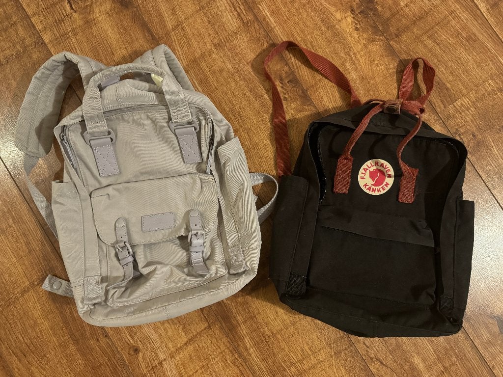 Gratis: 2 rugzakken + 3 katoenen tassen, Sieraden, Tassen en Uiterlijk, Tassen | Rugtassen, Overige merken, 30 tot 45 cm, Ophalen