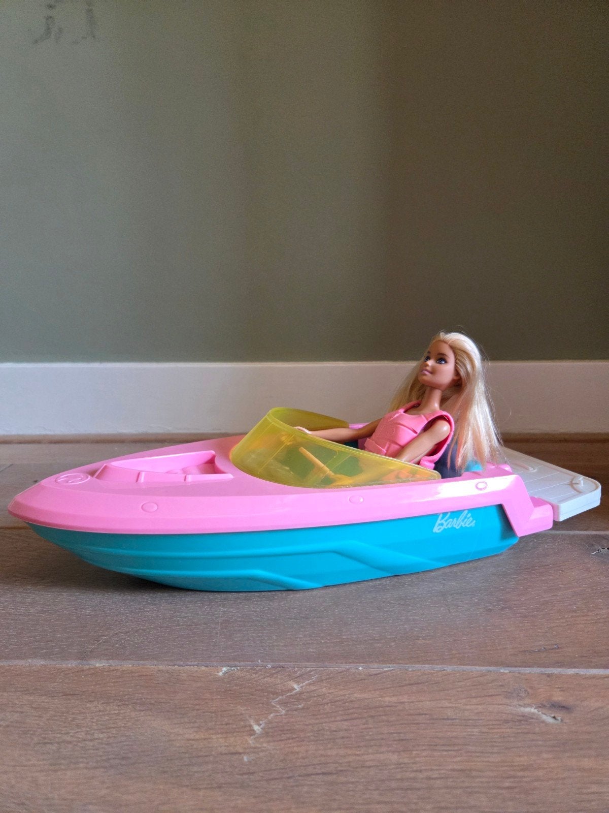 Barbie speedboot met pop - veel speelplezier!, Kinderen en Baby's, Ophalen of Verzenden, Gebruikt, Barbie