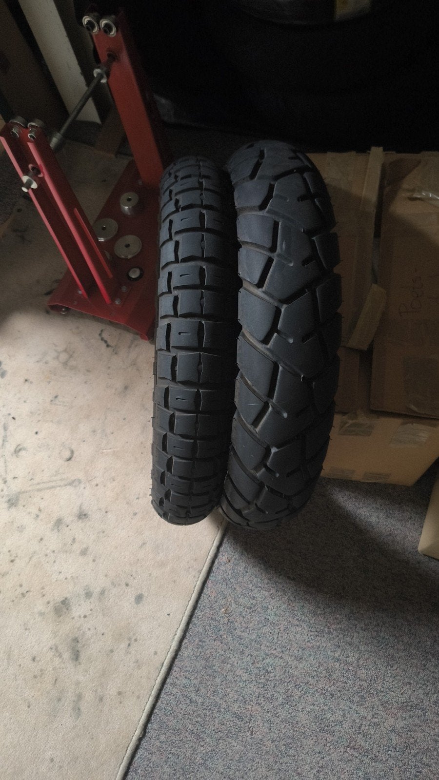 Pirelli Scorpion Rally STR 110/80/18 en MT90 A/T 130/80/17, Ophalen, Gebruikt