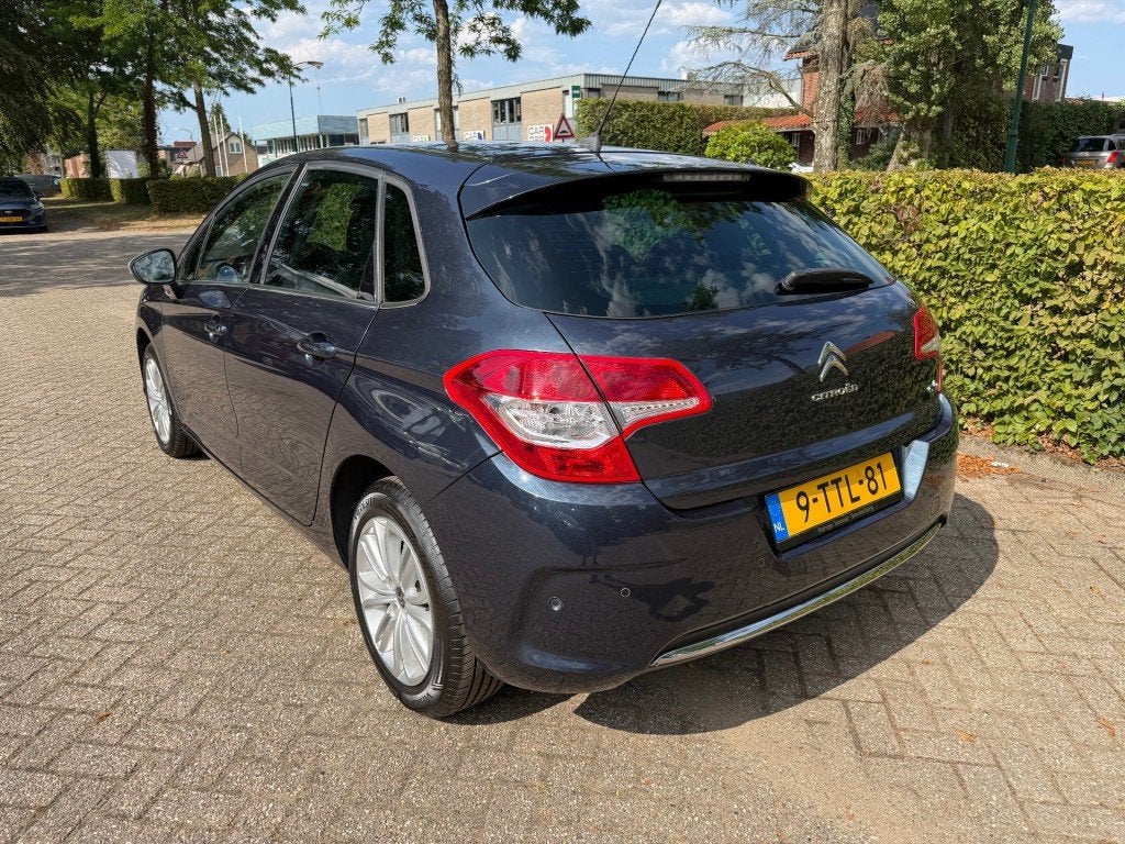 Citroen C4 1.2 PURET. EXCLUSIVE. Airco. nav. nieuwe distribu, Electronic Stability Program (ESP), Euro 6, 1199 cc, Blauw