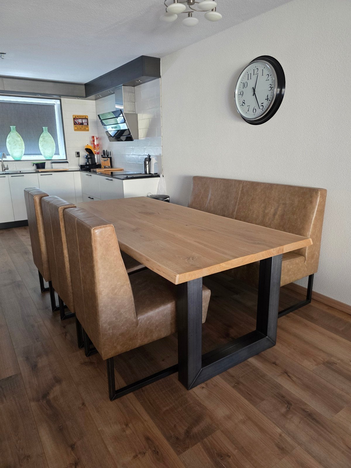 Eikenhouten eettafel met bank en 3 stoelen, 100 tot 150 cm, 200 cm of meer, Ophalen of Verzenden, Zo goed als nieuw