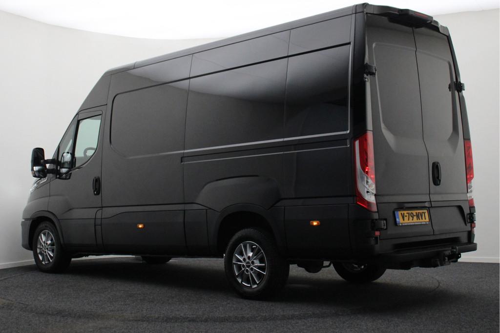 Iveco Daily 35S18 3.0 180 PK Automaat L2H2 3-Zits, Climate,, Automaat, Gebruikt, Zwart, 4 cilinders