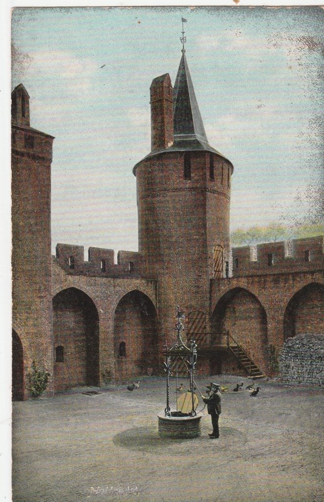 muiderslot- binnenplaats, Ophalen of Verzenden, Friesland