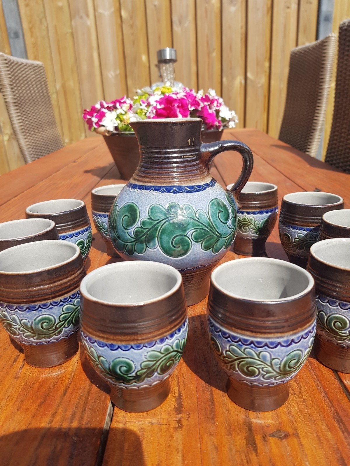 Vintage aardewerk kruik en bekers set, Ophalen of Verzenden