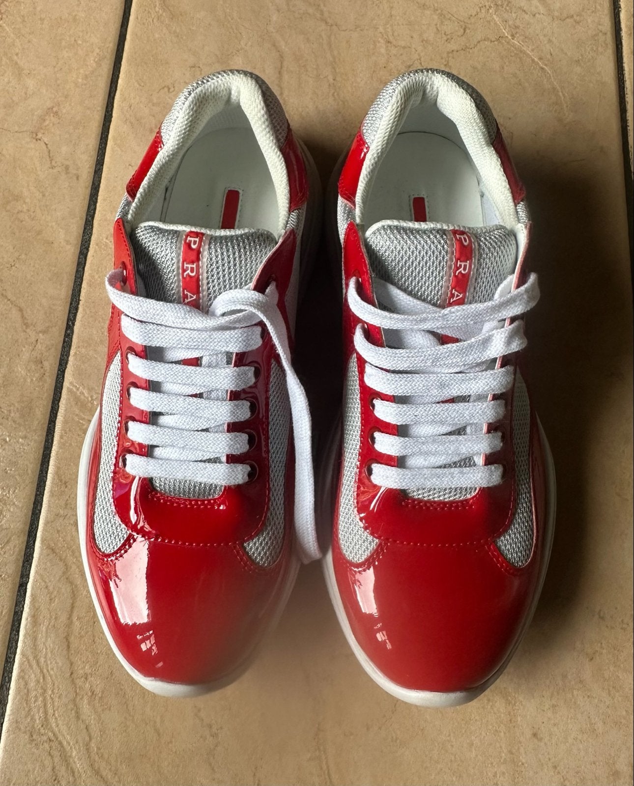 Prada Sneakers Rood Maat 38 - Zo goed als nieuw, Kleding | Dames, Ophalen of Verzenden, Zo goed als nieuw, Rood, Sneakers of Gympen