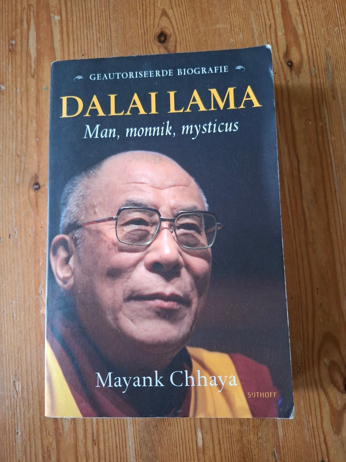Dalai Lama: Man, monnik, mysticus - Geautoriseerde biografie, Ophalen of Verzenden, Gelezen, Mayank Chhaya, Religie