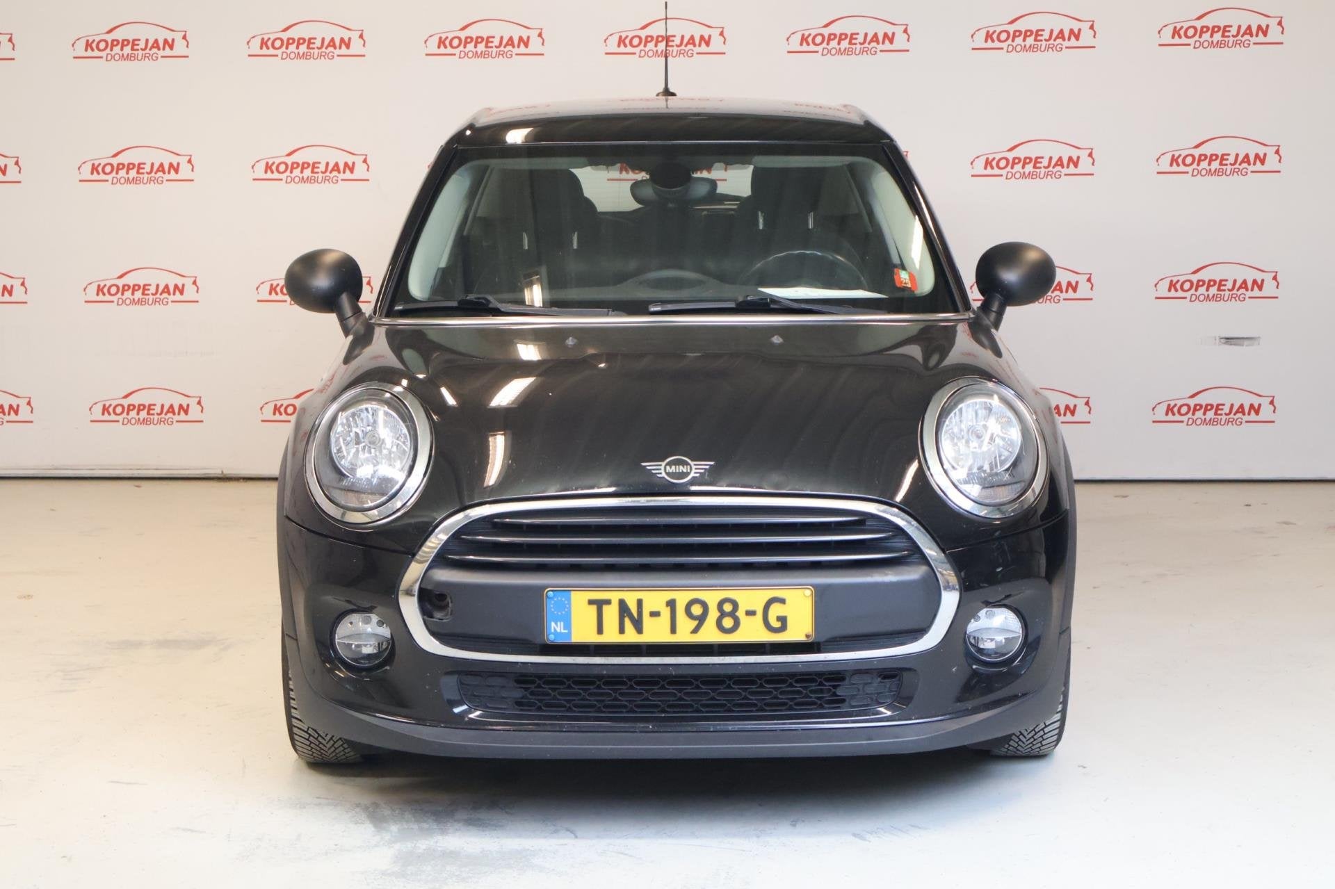 Mini Mini 1.5 One First Salt NL auto,BTW, Carplay, allseason, Voorwielaandrijving, Stof, Zwart, Origineel Nederlands