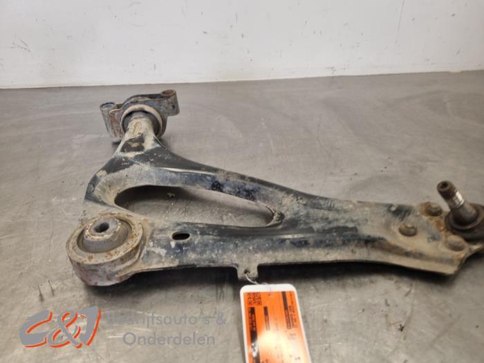 Draagarm links-voor van een Mercedes Vito, Gebruikt, -, Ophalen of Verzenden, -
