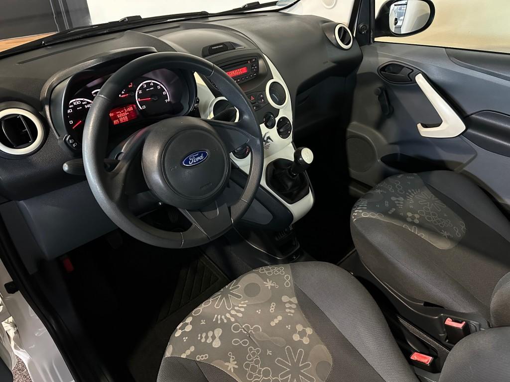 Ford KA 1.2 KARAKTER S/S AIRCO l NW DISTR RIEM l ALL IN PRIJ, Gebruikt, 4 cilinders, 4 stoelen, Wit
