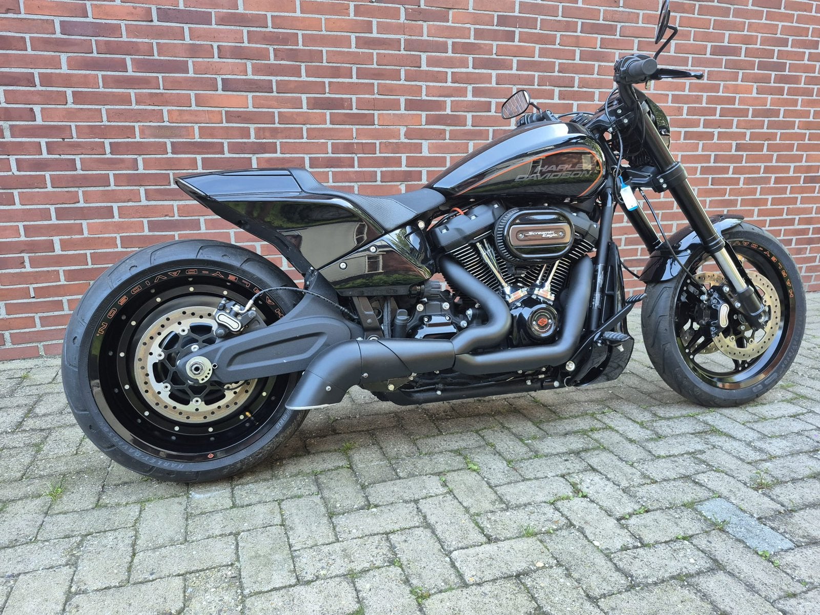 HARLEY-DAVIDSON - FXDR 114, 2 cilinders, Traction Control, Gebruikt, Particulier