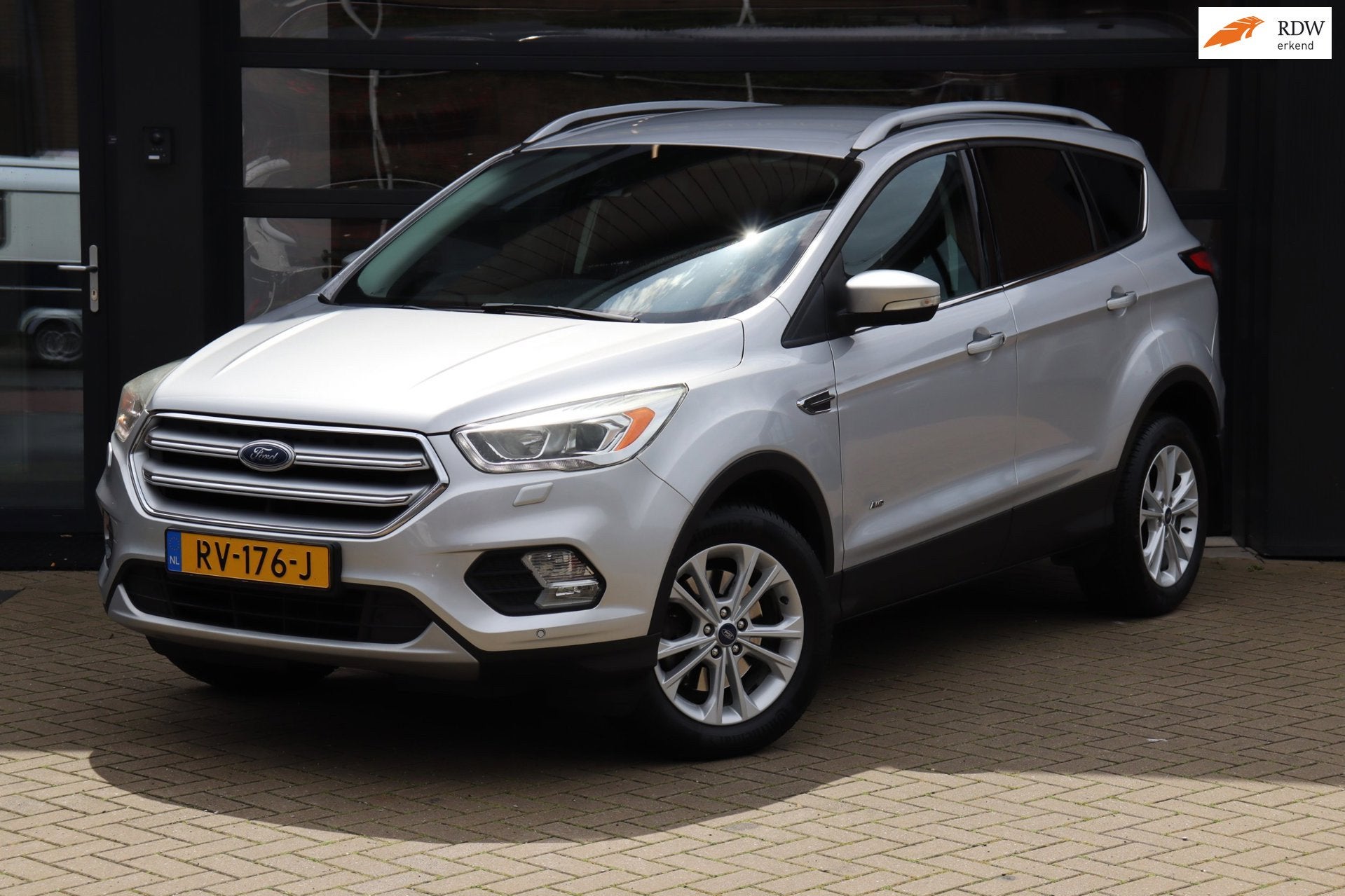 Ford Kuga 1.5 Titanium 4WD | 182PK | 4x4 | Cruise | Navi | C, Auto's, Automaat, 4 cilinders, 1850 kg, 14 km/l