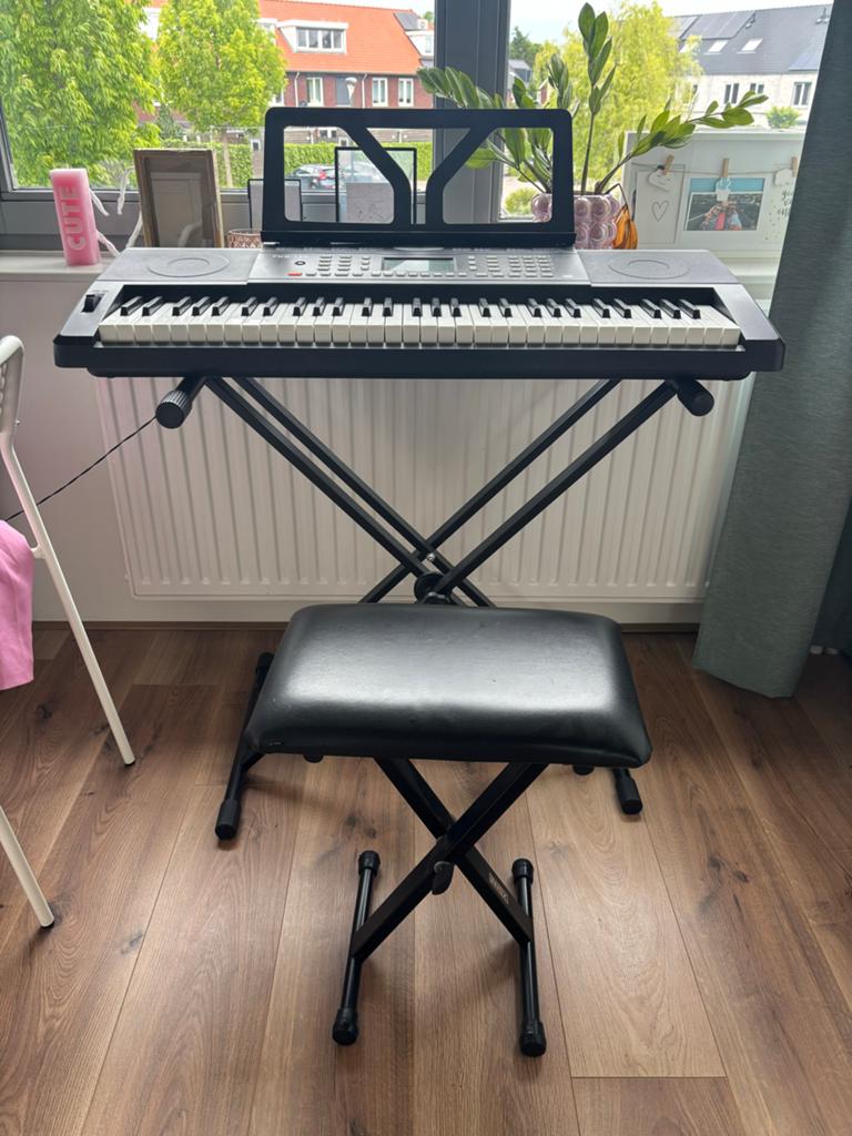 Elektronisch keyboard FKB-120 met standaard en kruk, Muziek en Instrumenten, Keyboards, Gebruikt, 61 toetsen, Overige merken, Met standaard