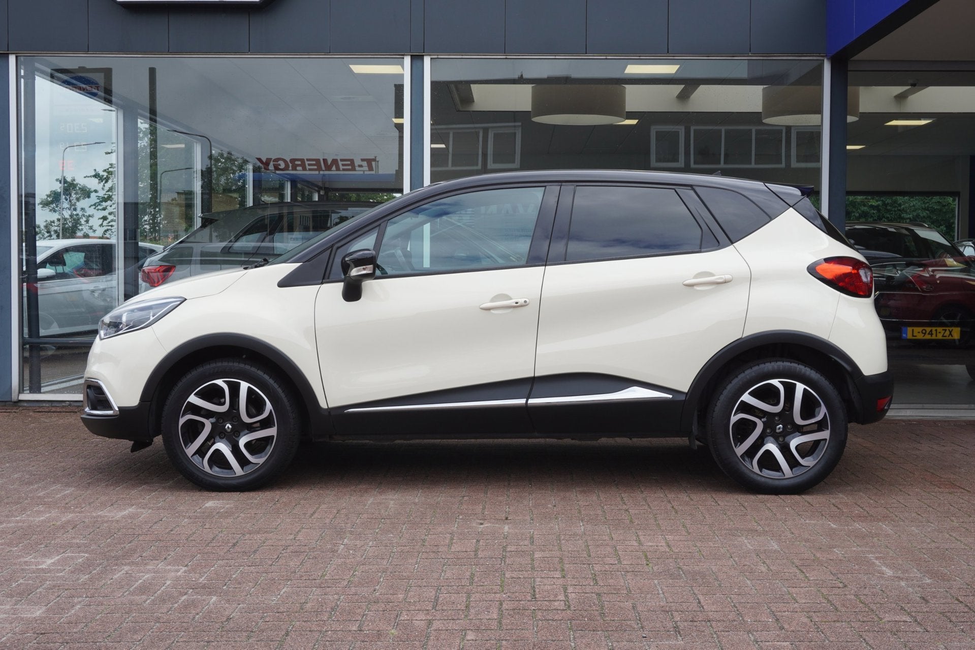 Renault Captur 1.2 TCe Dynamique| Automaat | Navigatie | Air, Stof, 4 cilinders, Wit, Origineel Nederlands