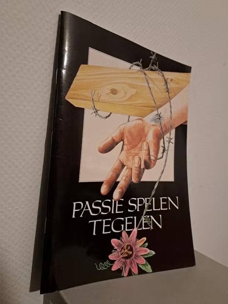 HET PASSIESPEL VAN TEGELEN - Jacques Schreurs m.s.c., Ophalen of Verzenden, Zo goed als nieuw