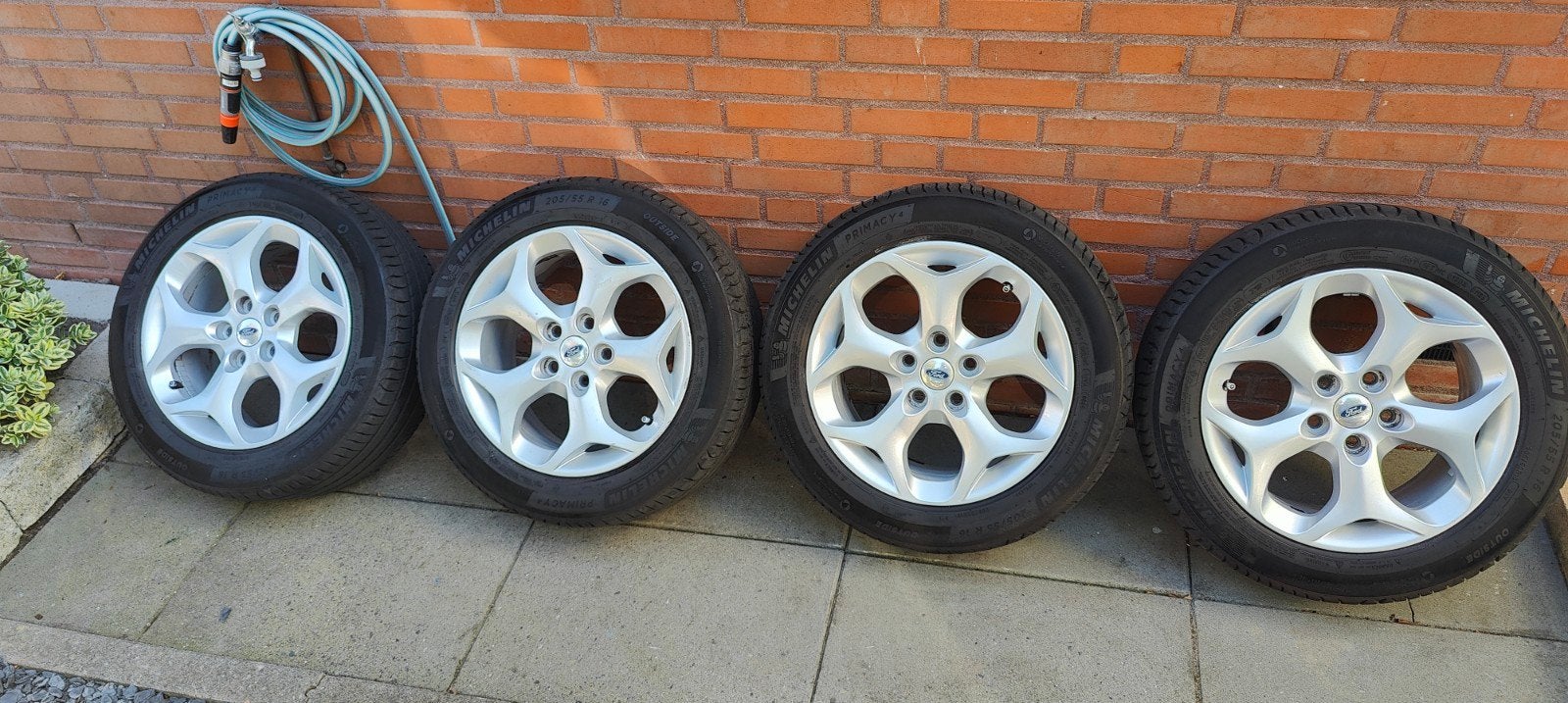 Ford ST look 16 inch velgen met Michelin Primacy 4+ banden, Ophalen