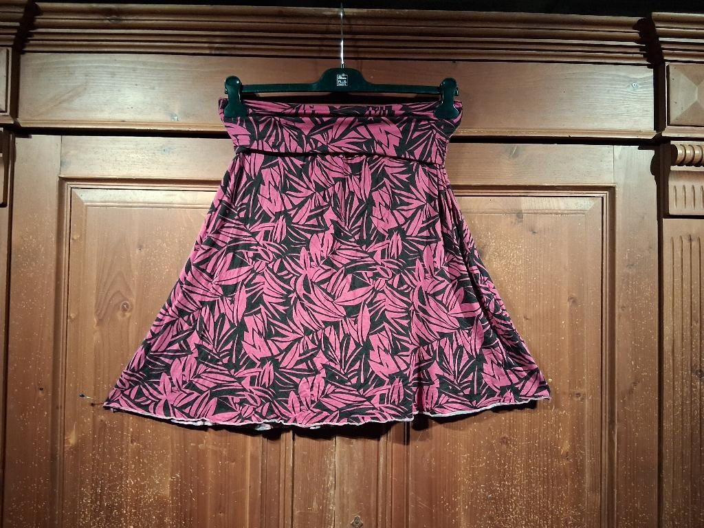 soepel vallend rokje zwart roze M Basic Equipment, Kleding | Dames, Maat 38/40 (M), Overige kleuren, Ophalen of Verzenden, Zo goed als nieuw