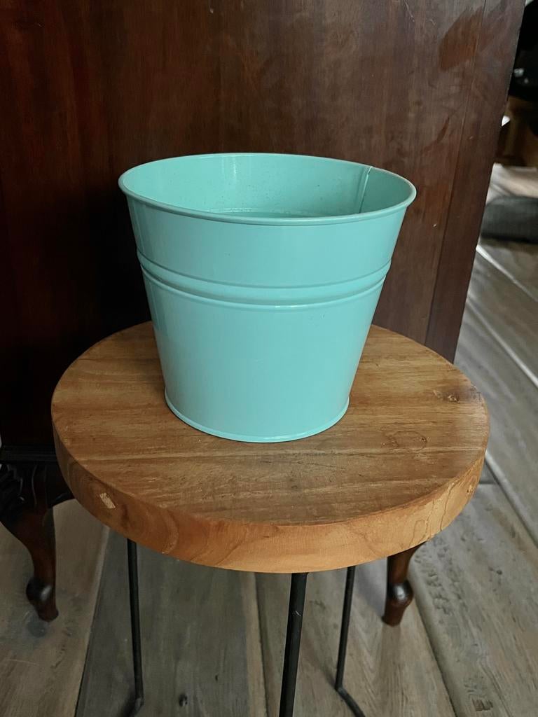 Plantenpot bloempot metaal mintkleurig Ikea Socker, Tuin en Terras, Ophalen, Rond, Zo goed als nieuw, Metaal