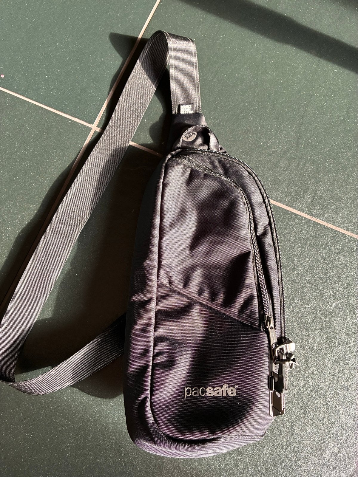 Pacsafe Vibe 150 Anti-Diefstal Slingbag - Zwart, Overige merken, Minder dan 30 cm, Nieuw, Ophalen of Verzenden