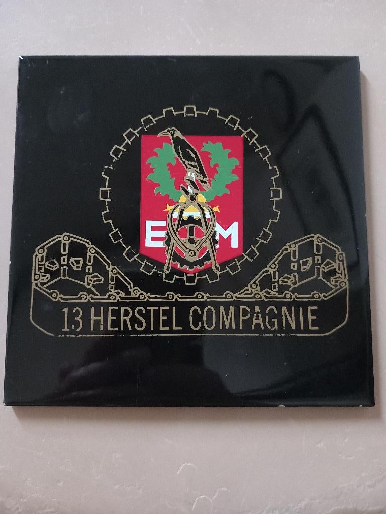 Siertegel militaria Marechaussee Marinier Navo KMA Landmacht, Ophalen of Verzenden, Overige soorten, Nederland, Overige typen