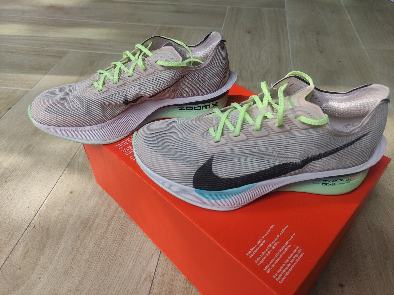 Nike ZoomX Vaporfly Next% 4 - Nieuw - Maat 38,5, Sport en Fitness, Loopsport en Atletiek, Nieuw, Ophalen of Verzenden, Hardlopen
