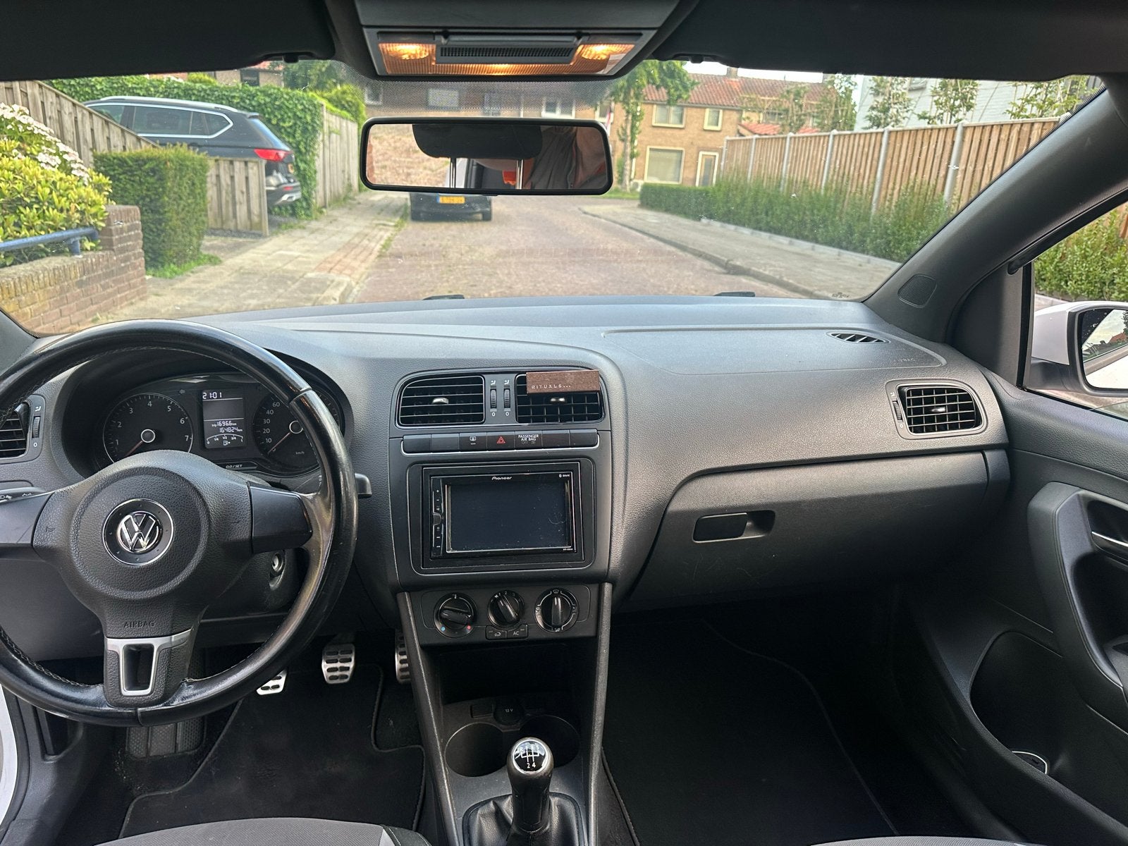 Volkswagen Polo 1.2 51KW 2012 Wit, Voorwielaandrijving, 967 kg, 40 €/maand, 1198 cc
