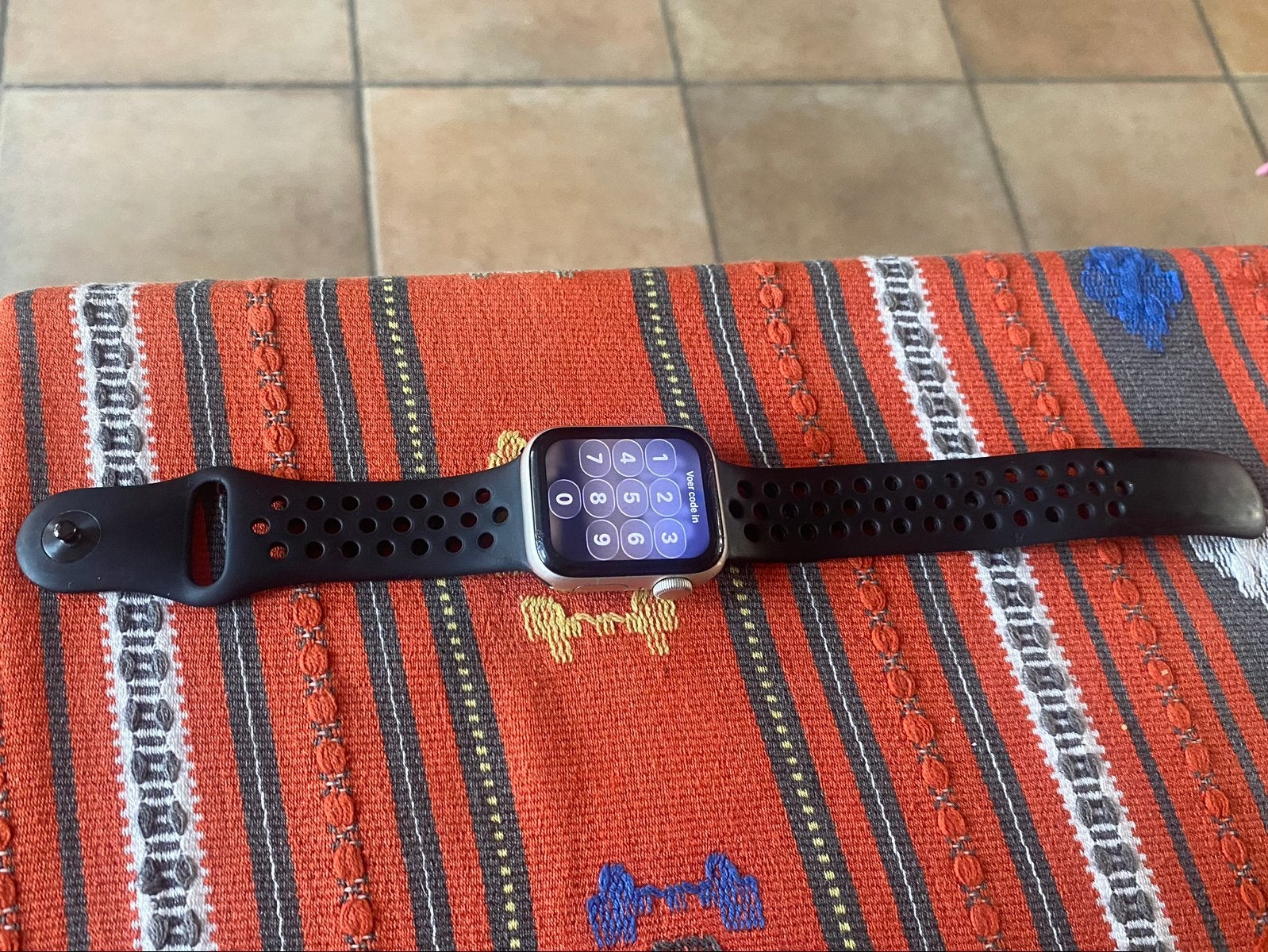 Apple watch SE 40mm (GPS) 2e generatie 2022, Sieraden, Tassen en Uiterlijk, Overige merken, Gebruikt, Polshorloge, Kunststof