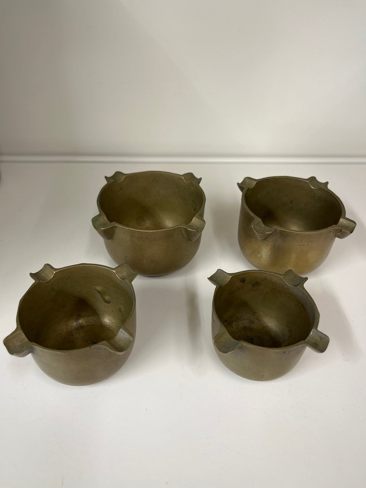 Set van 4 vintage messing asbakken, Antiek en Kunst, Antiek | Koper en Brons, Ophalen of Verzenden, Koper
