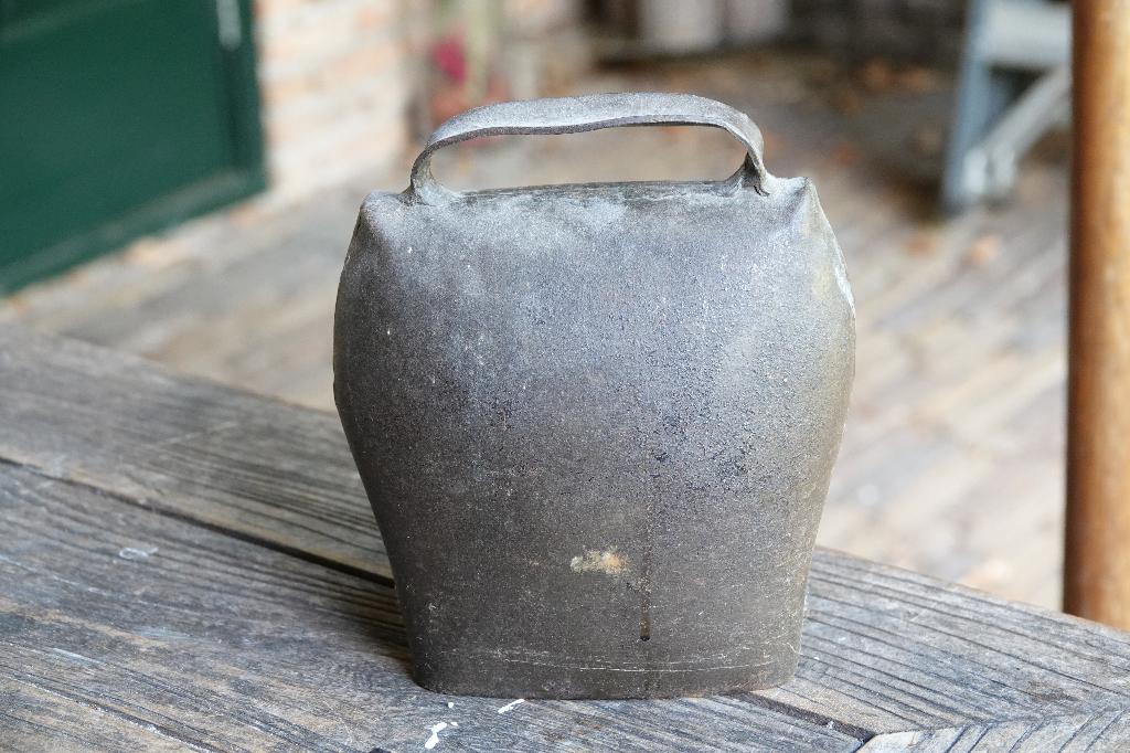 koeienbel mooie geluid   ALPEN, Antiek en Kunst, Ophalen of Verzenden