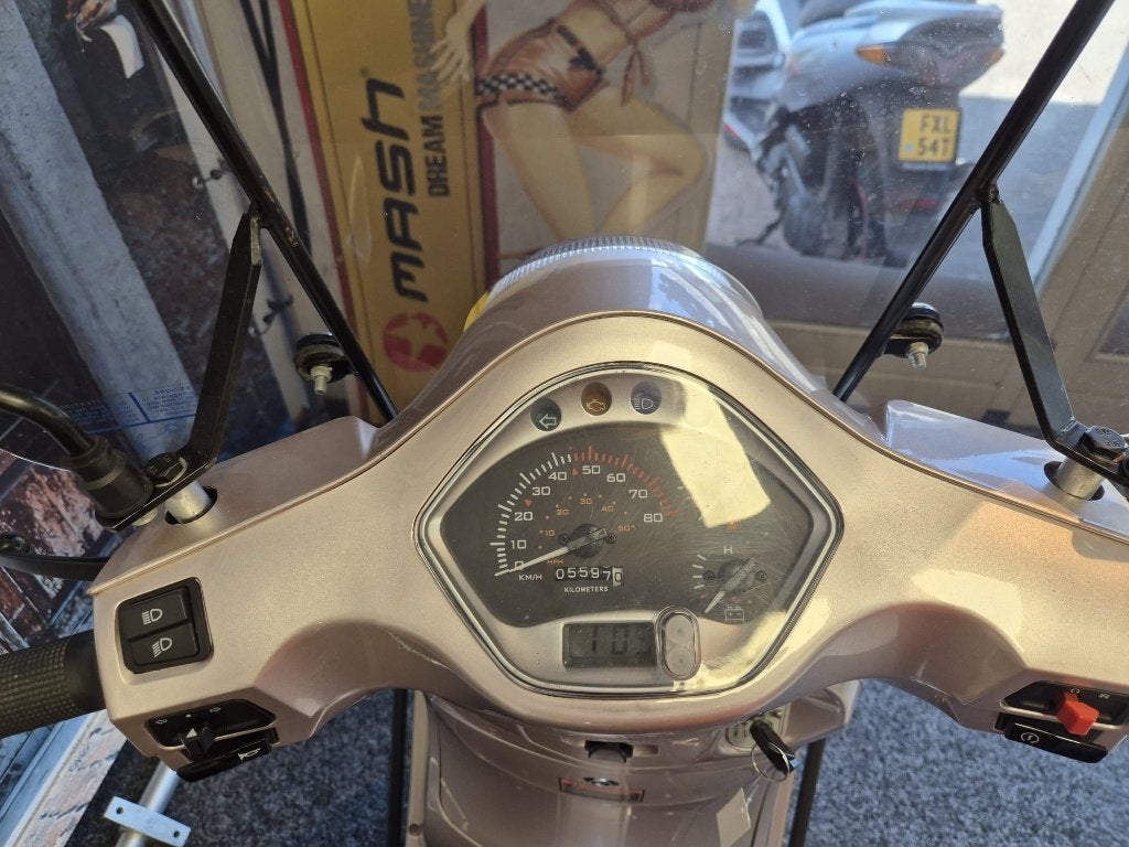 Senzo Rivalux - Bromscooter - 2024 - 5598KM, Info@recycle-ride.nl, Gebruikt, Marsdiepstraat 365, Benzine