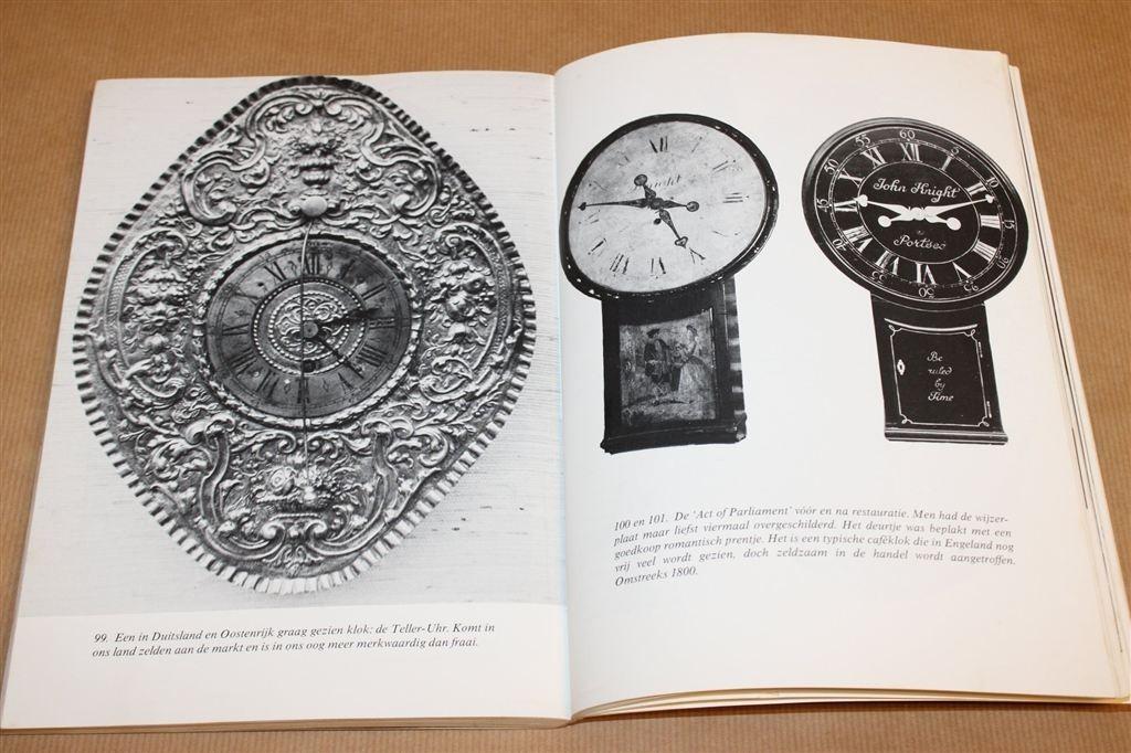 Klokkenkijkboek — Mechanische Uurwerken [16e-19e Eeuw] Hana, Antiek en Kunst, Antiek | Klokken, Ophalen of Verzenden