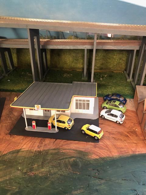 Benzine pomp 1/87 modelspoor, Gelijkstroom of Wisselstroom, Brug, Tunnel of Gebouw, Zo goed als nieuw, Ophalen