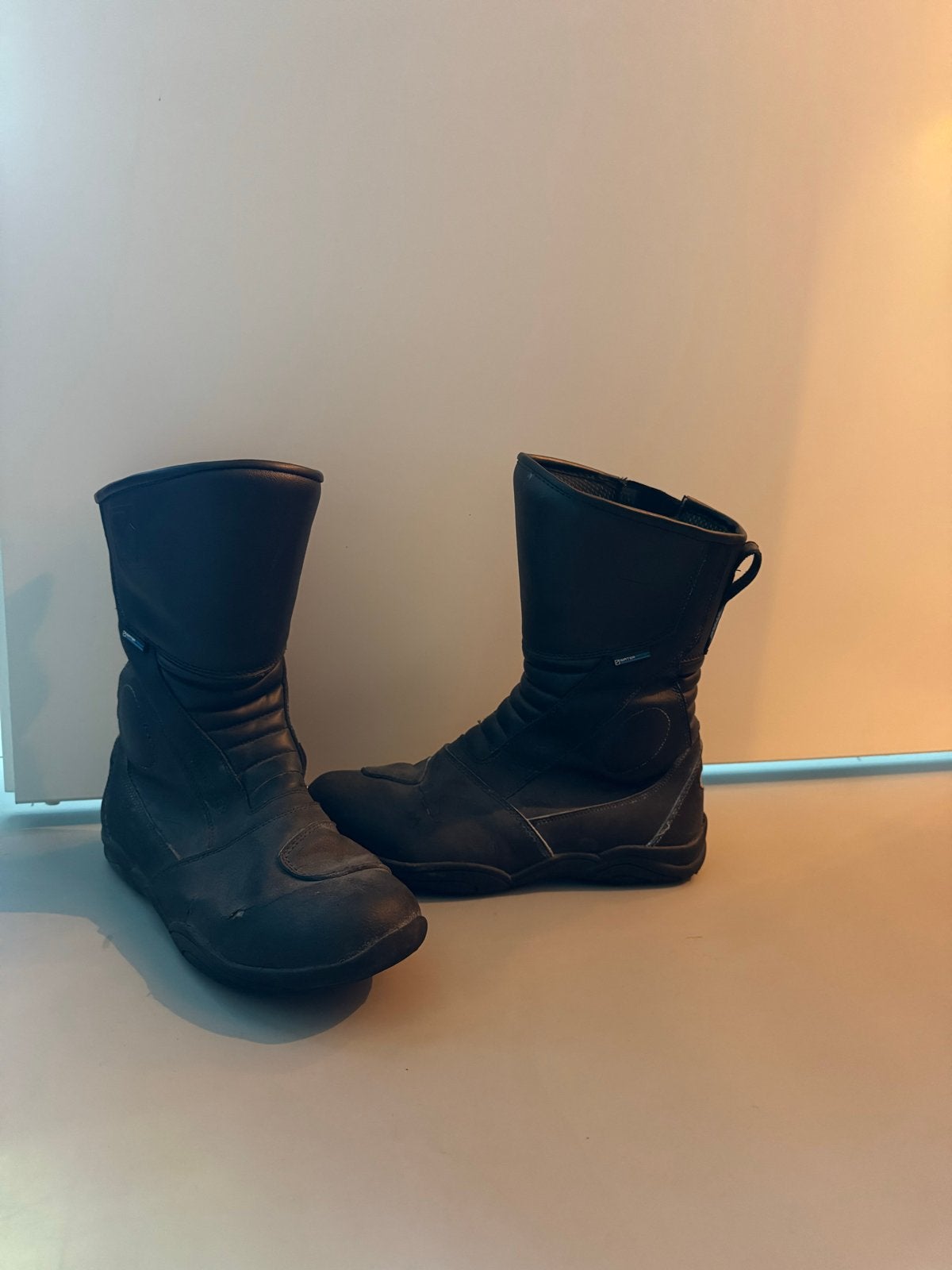 Zwarte motorlaarzen - Maat 42 (valt klein), Motoren, Kleding | Motorkleding, Ophalen, Tweedehands, Dames, Laarzen