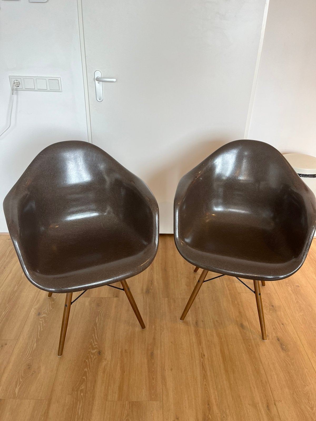 2x vintage Eames Vitra Herman Miller fiberglass DAW armchair, Huis en Inrichting, Stoelen, Ophalen, Overige materialen, Gebruikt