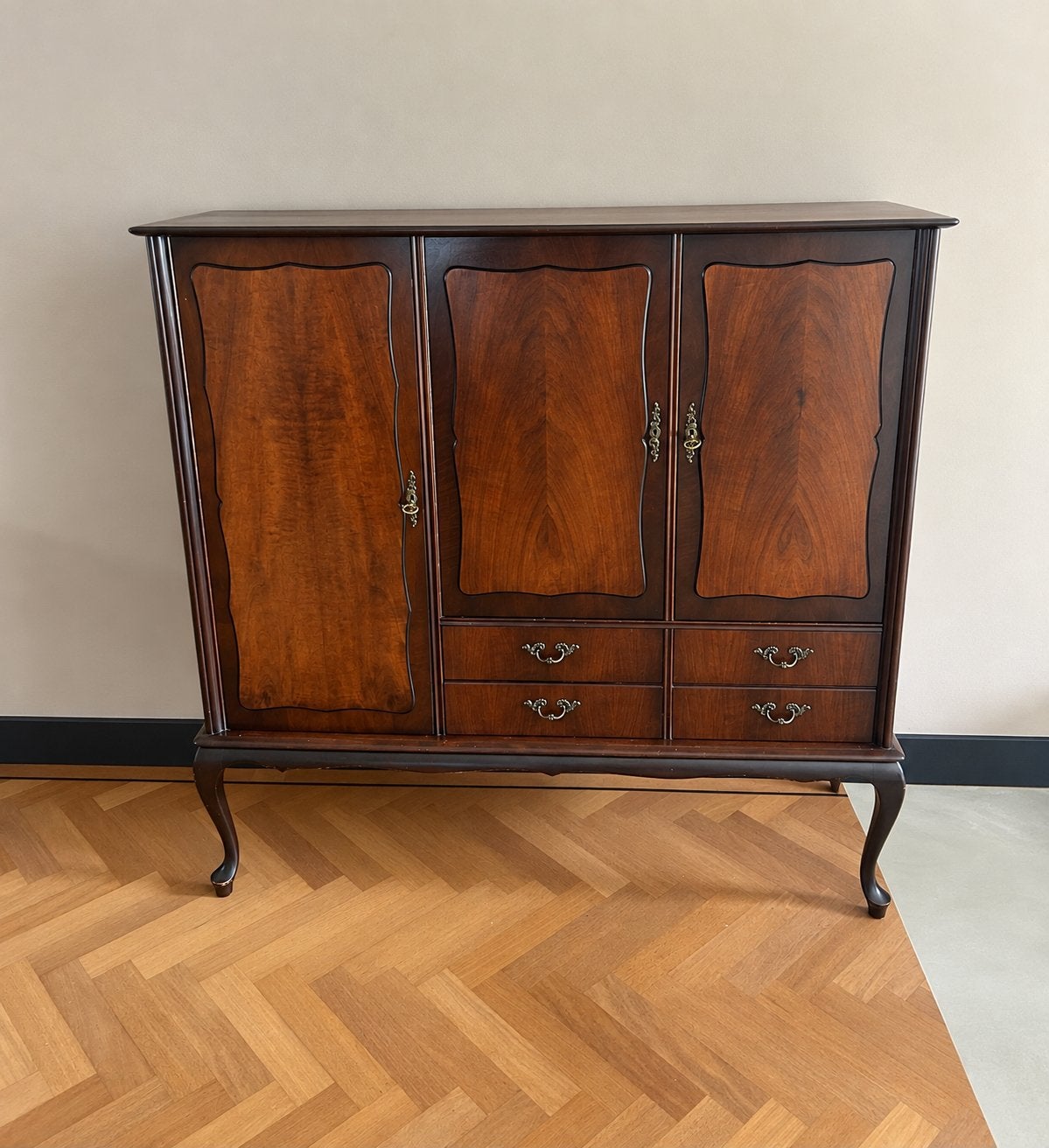 Bruine vintage kast, Ophalen, Gebruikt, 100 tot 150 cm, Met lade(s)