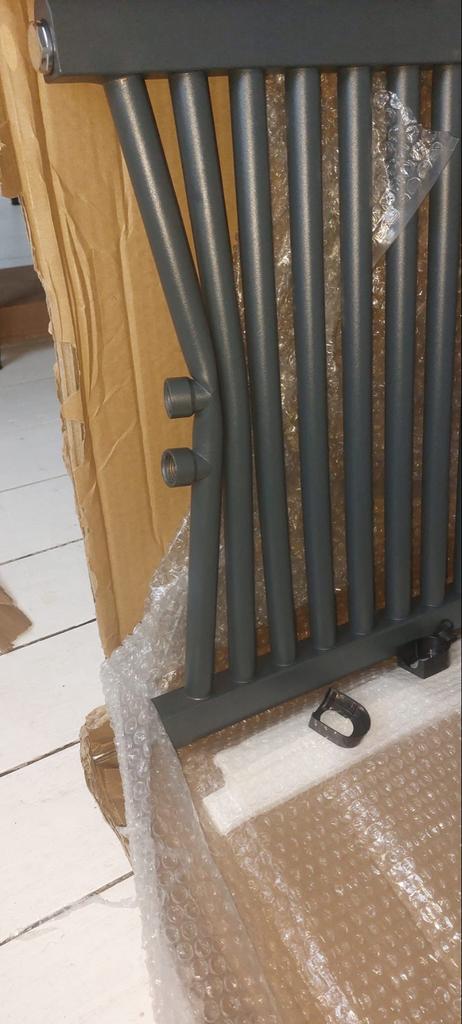 Badkamer handdoek radiator - klein defect, Doe-het-zelf en Verbouw, Verwarming en Radiatoren, Radiator, Nieuw, Minder dan 60 cm