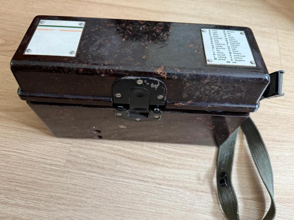 Veldtelefoon FF53a uniek- koude oorlog DDR - oost duitsland, Verzamelen, Ophalen of Verzenden, Landmacht, Duitsland, Overige typen