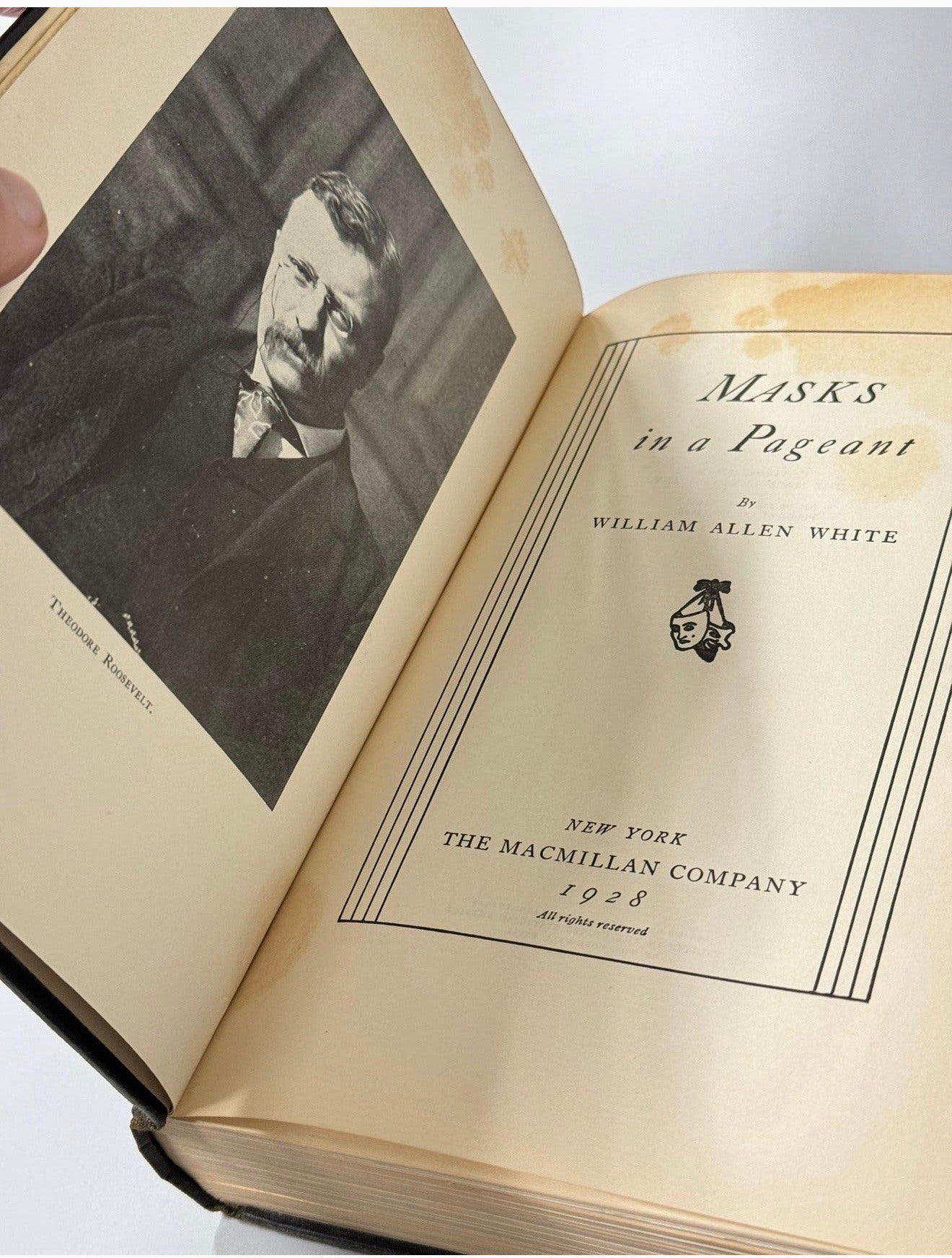 MASKS IN A PAGEANT William allen White FIRST EDITION 1928, Ophalen of Verzenden