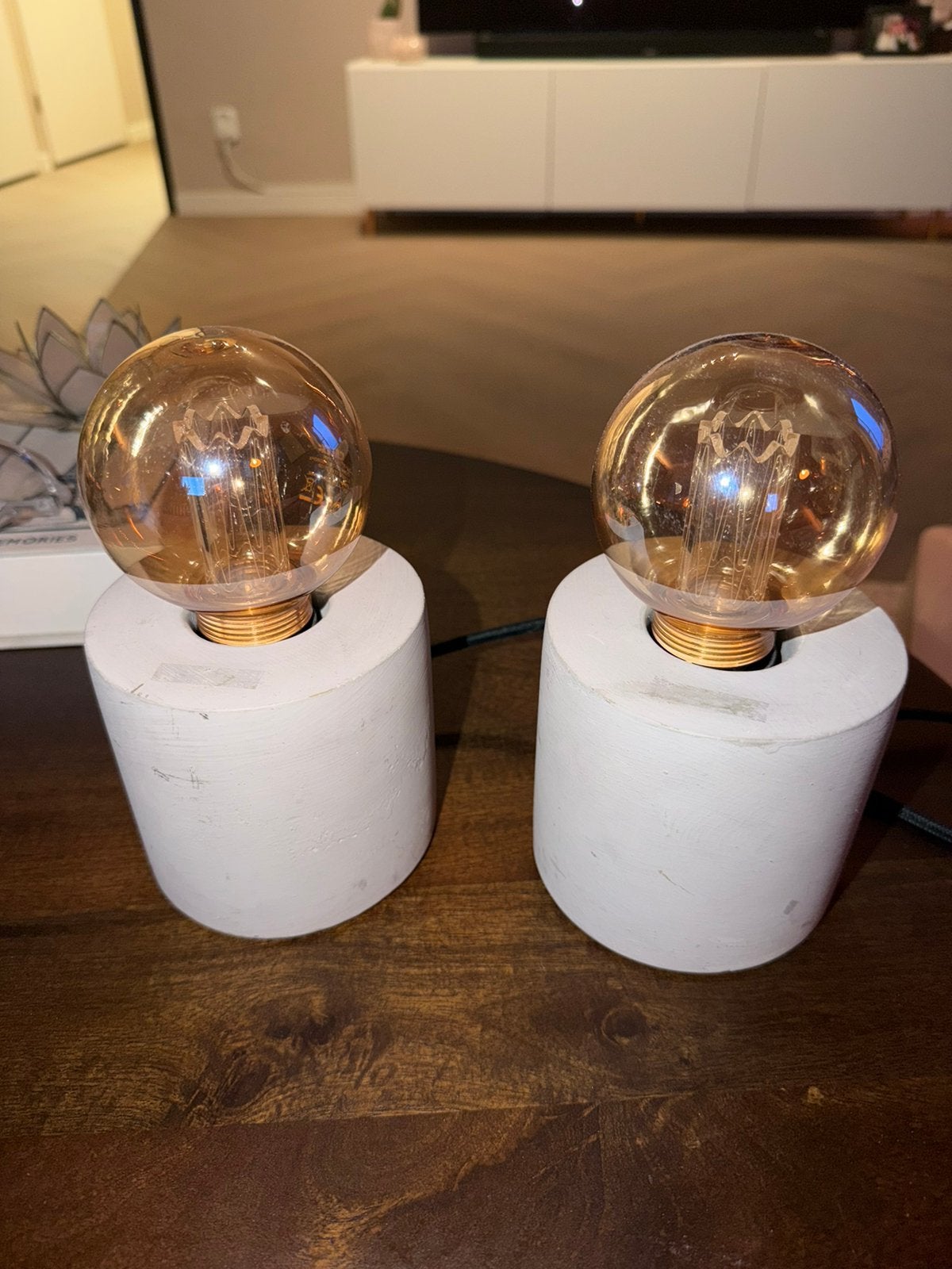 Tafellamp karwei met warme verlichting, Huis en Inrichting, Lampen | Losse lampen, Ophalen of Verzenden, Zo goed als nieuw, E27 (groot)