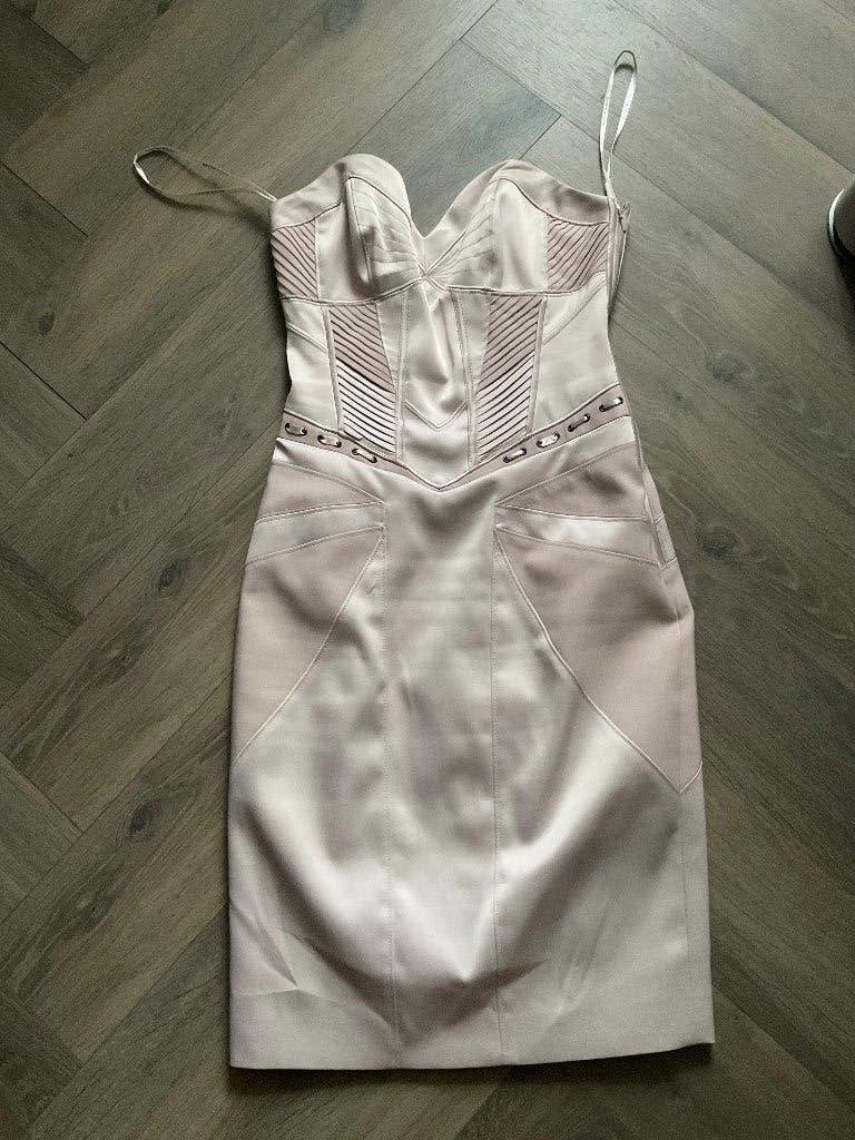 Poederroze nude corset jurk van Karen Millen - XS, Kleding | Dames, Karen Millen, Beige, Ophalen of Verzenden, Zo goed als nieuw