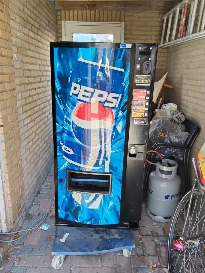 pepsi drankautomaat, Ophalen, 200 liter of meer, 60 cm of meer, Met aparte vriezer
