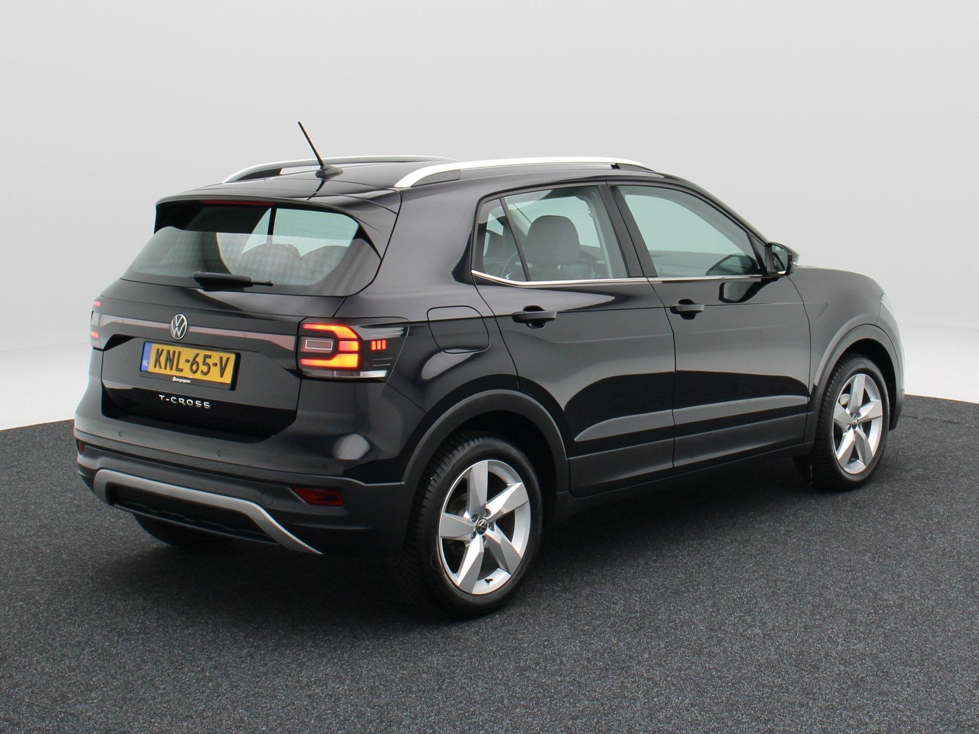 Volkswagen T-Cross 1.0 TSi 110 Pk Automaat Style | Full LED, Auto's, Dealer onderhouden, Gebruikt, Euro 6, Zwart