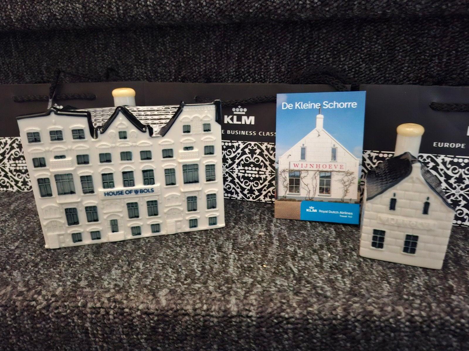 KLM huisjes   huisje 107 en het house of BOLS., Ophalen of Verzenden, Nieuw, 81 t/m 91, Gevuld