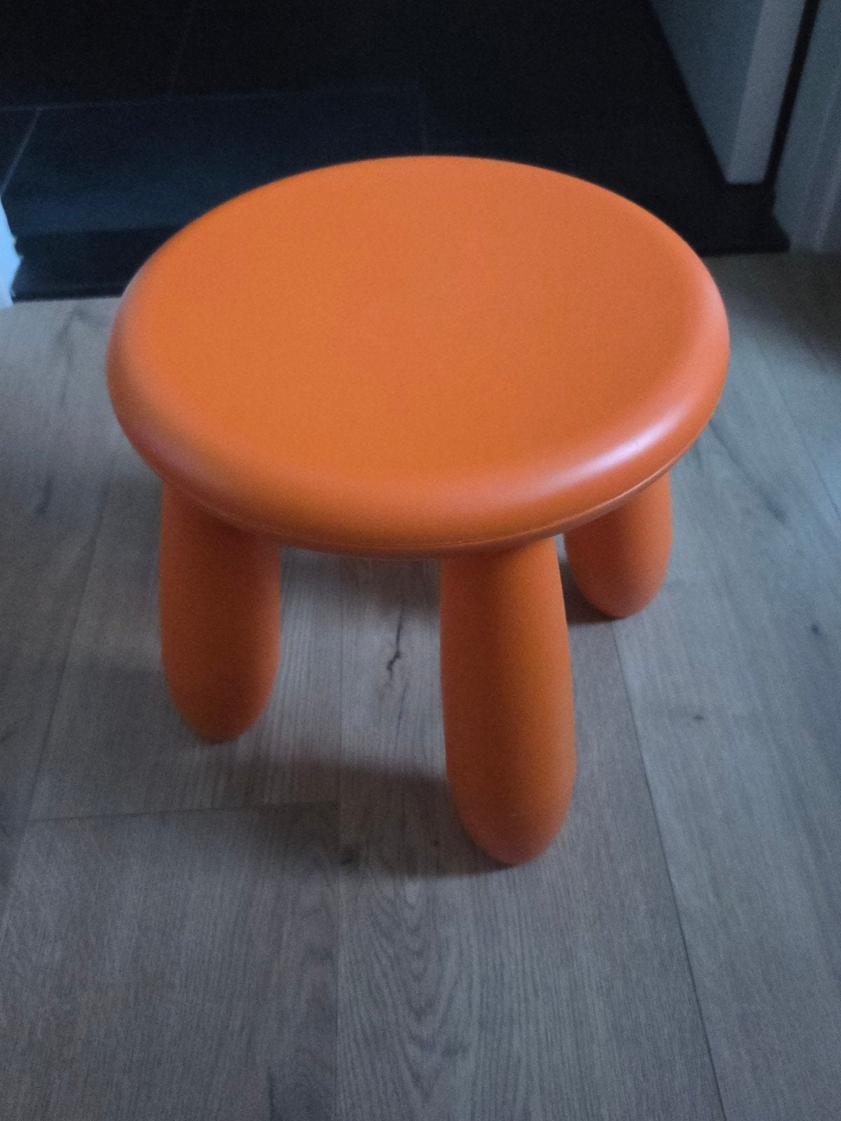 IKEA Mammut krukje/nachttafeltje, oranje, zo goed als nieuw, Huis en Inrichting, Krukjes, Ophalen of Verzenden, Zo goed als nieuw