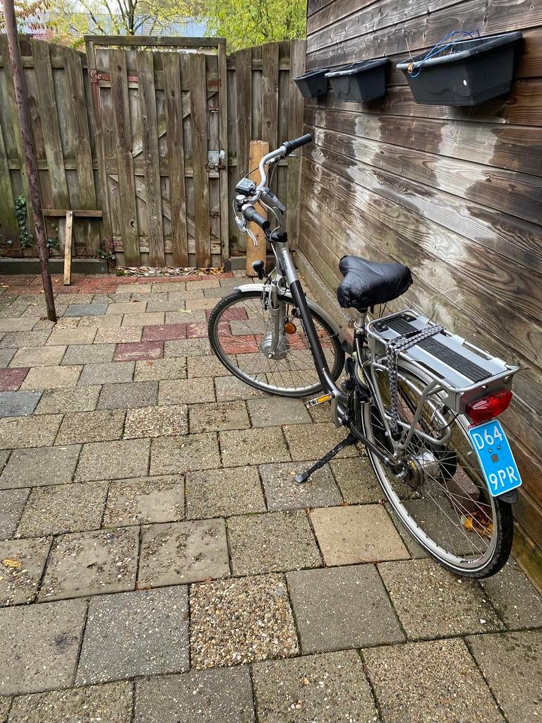 Sachs electra met gashendel let op gashendel kabel kapot, Ophalen, Zo goed als nieuw