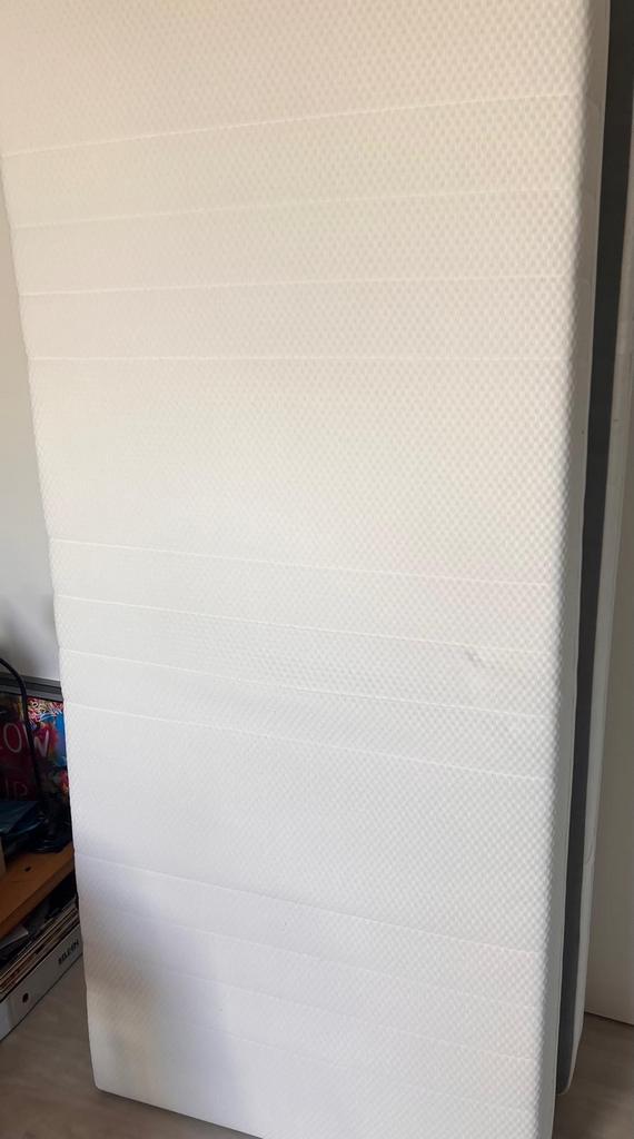 2x IKEA ÅKREHAMN foammatras 90x200 stevig, Huis en Inrichting, Slaapkamer | Matrassen en Bedbodems, Ophalen, 90 cm, Eenpersoons