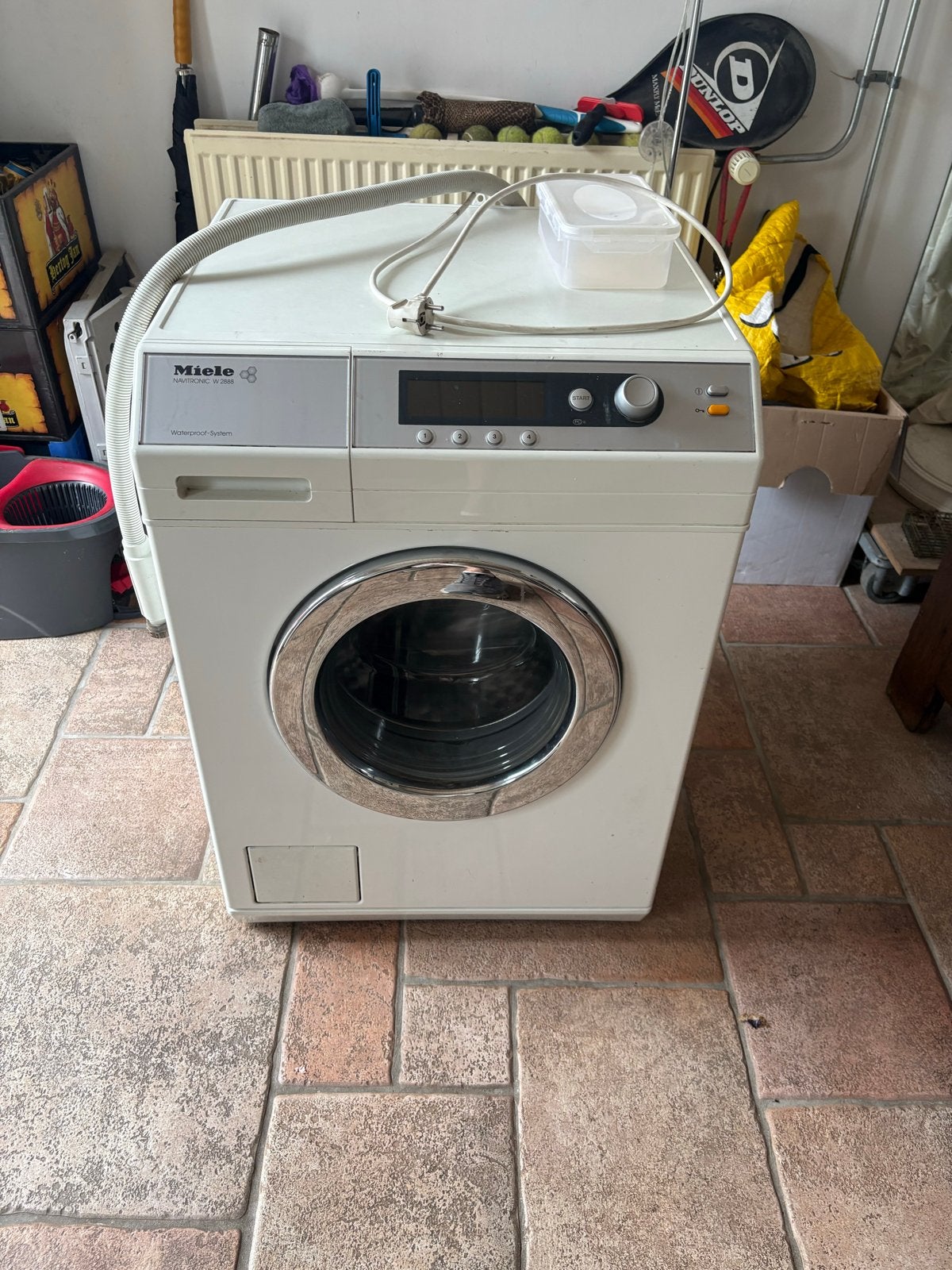 Miele W839 Wasmachine - De trommel slingert de rest is goed, Ophalen, 6 tot 8 kg, Gebruikt, 1600 toeren of meer