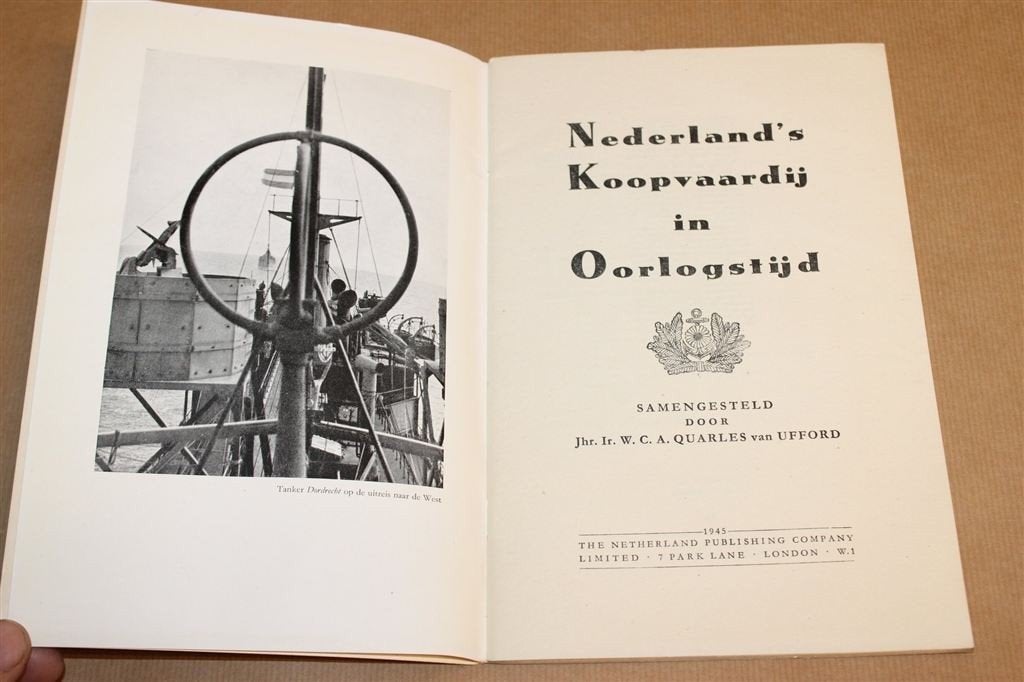 Nederland\'s Koopvaardij in Oorlogstijd — Londen 1945, Ophalen of Verzenden, Tweede Wereldoorlog, Gelezen, Overige onderwerpen