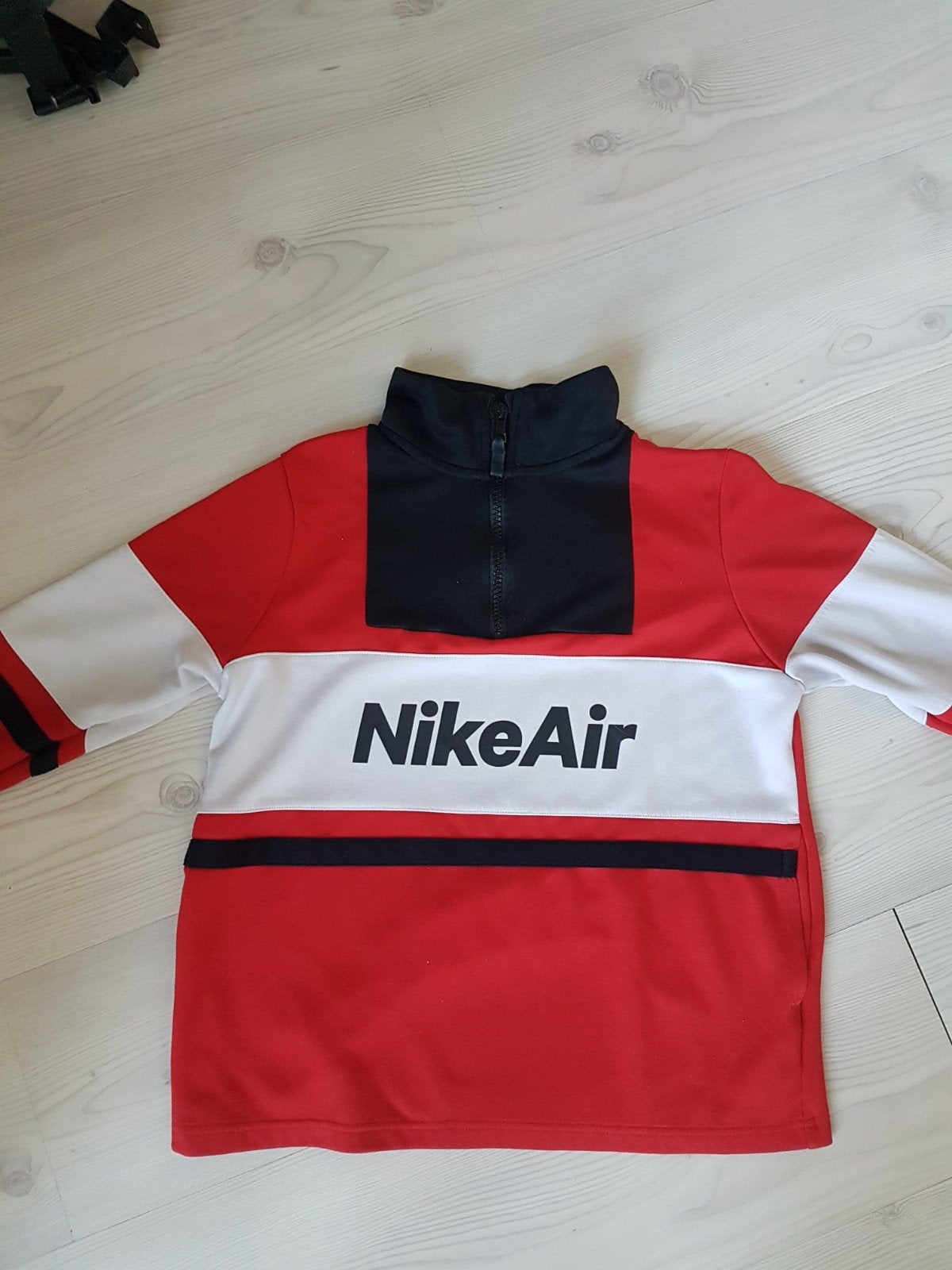 Nike Air kids sweater in maat xl, Kinderen en Baby's, Kinderkleding | Maat 176, Ophalen of Verzenden, Zo goed als nieuw, Jongen of Meisje