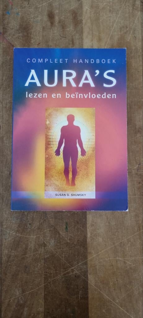 Compleet Handboek Aura's Lezen en Beïnvloeden, Boeken, Esoterie en Spiritualiteit, Gelezen, Achtergrond en Informatie, Spiritualiteit algemeen